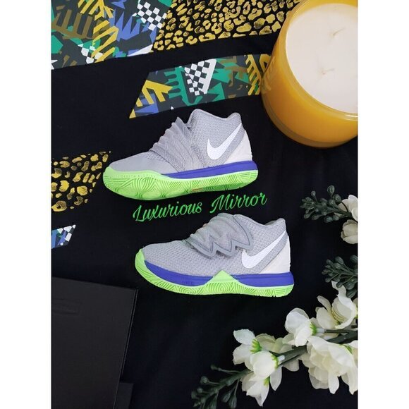 Nike Kyrie 5 Boy Toddler Basketball Shoes Gray Green AQ2459-099 Hook Loop 5C New - Picture 3 of 8